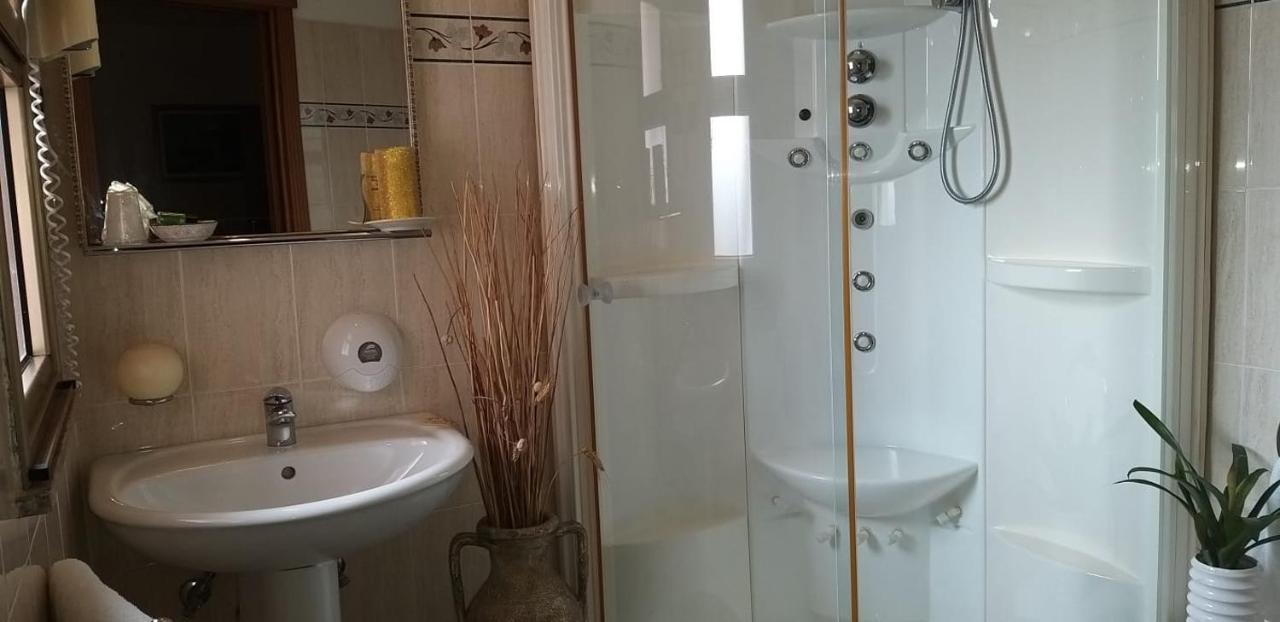 וילה סן ג'ובאני Hotel La Conca מראה חיצוני תמונה