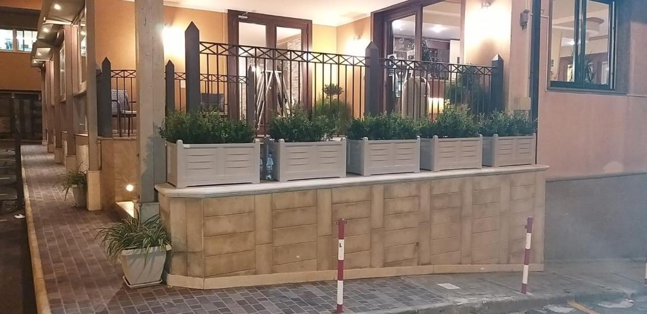 וילה סן ג'ובאני Hotel La Conca מראה חיצוני תמונה