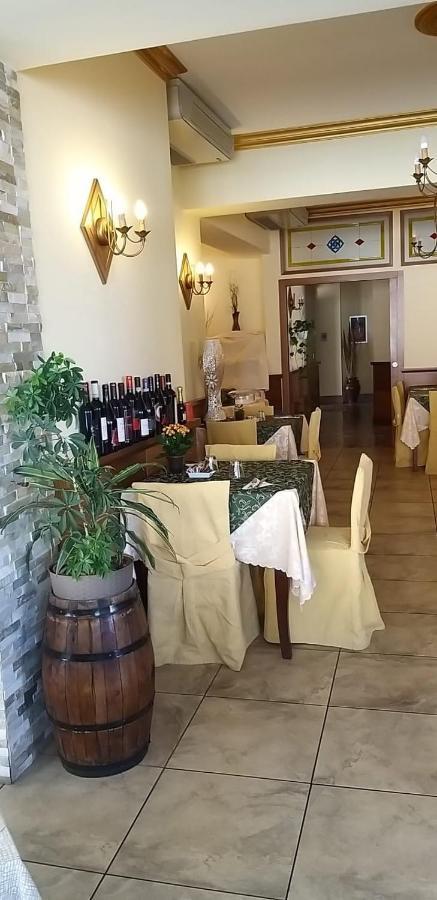 וילה סן ג'ובאני Hotel La Conca מראה חיצוני תמונה