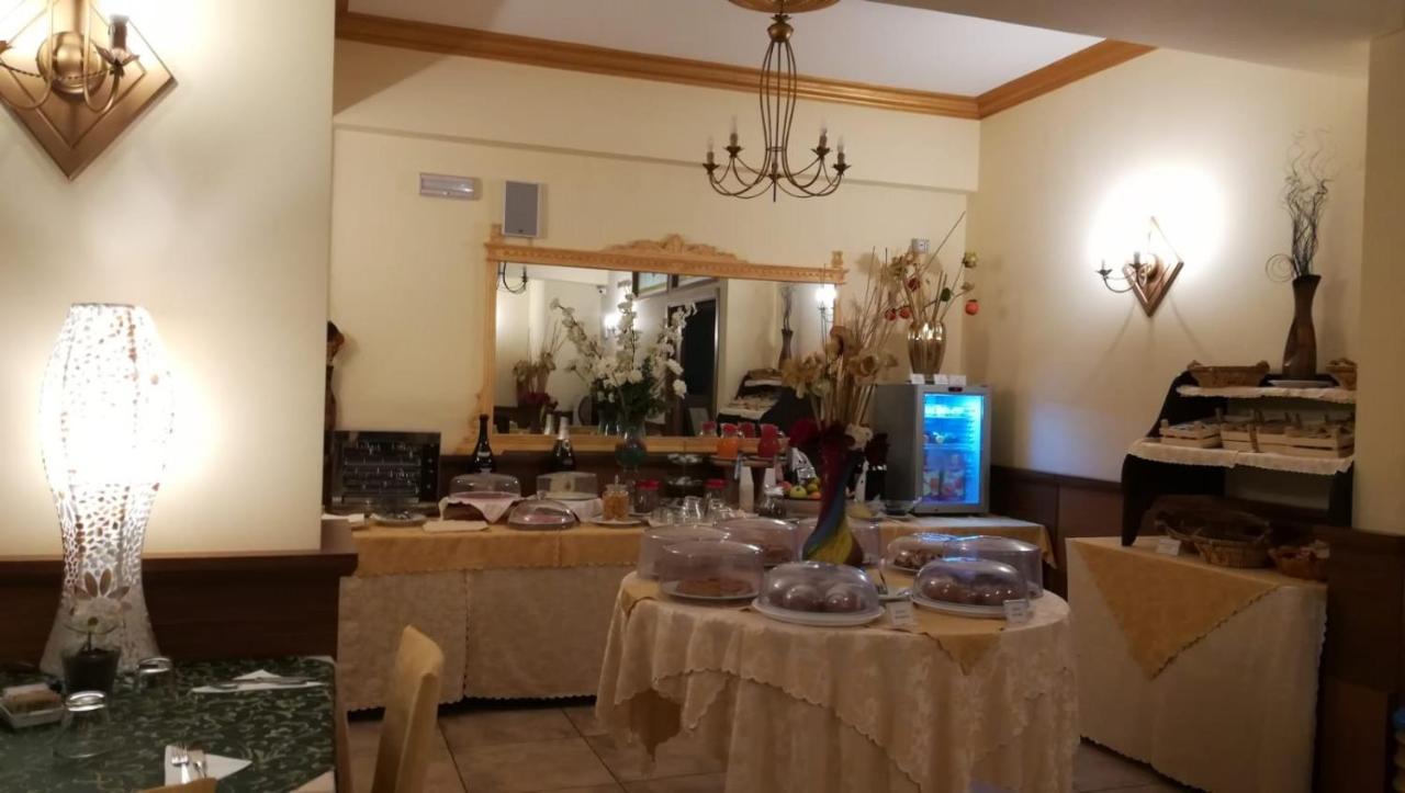 וילה סן ג'ובאני Hotel La Conca מראה חיצוני תמונה